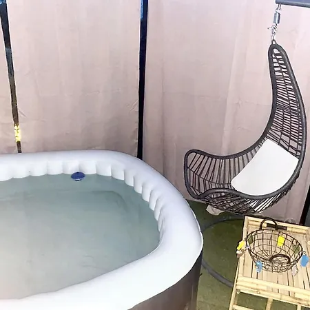 Maison Chaleureuse à Avec Magnifique Terrasse Casa de Férias *