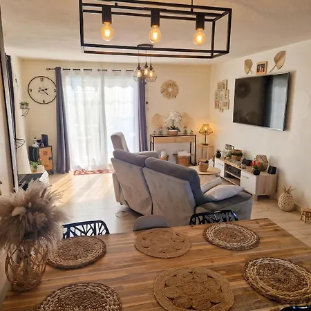 Maison Chaleureuse à Avec Magnifique Terrasse Casa de Férias Forcalquier