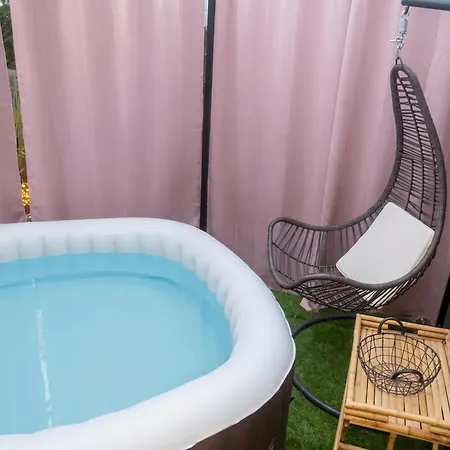 Maison Chaleureuse à Avec Magnifique Terrasse Casa de Férias