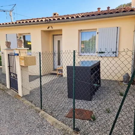 Casa de Férias Maison Chaleureuse à Avec Magnifique Terrasse